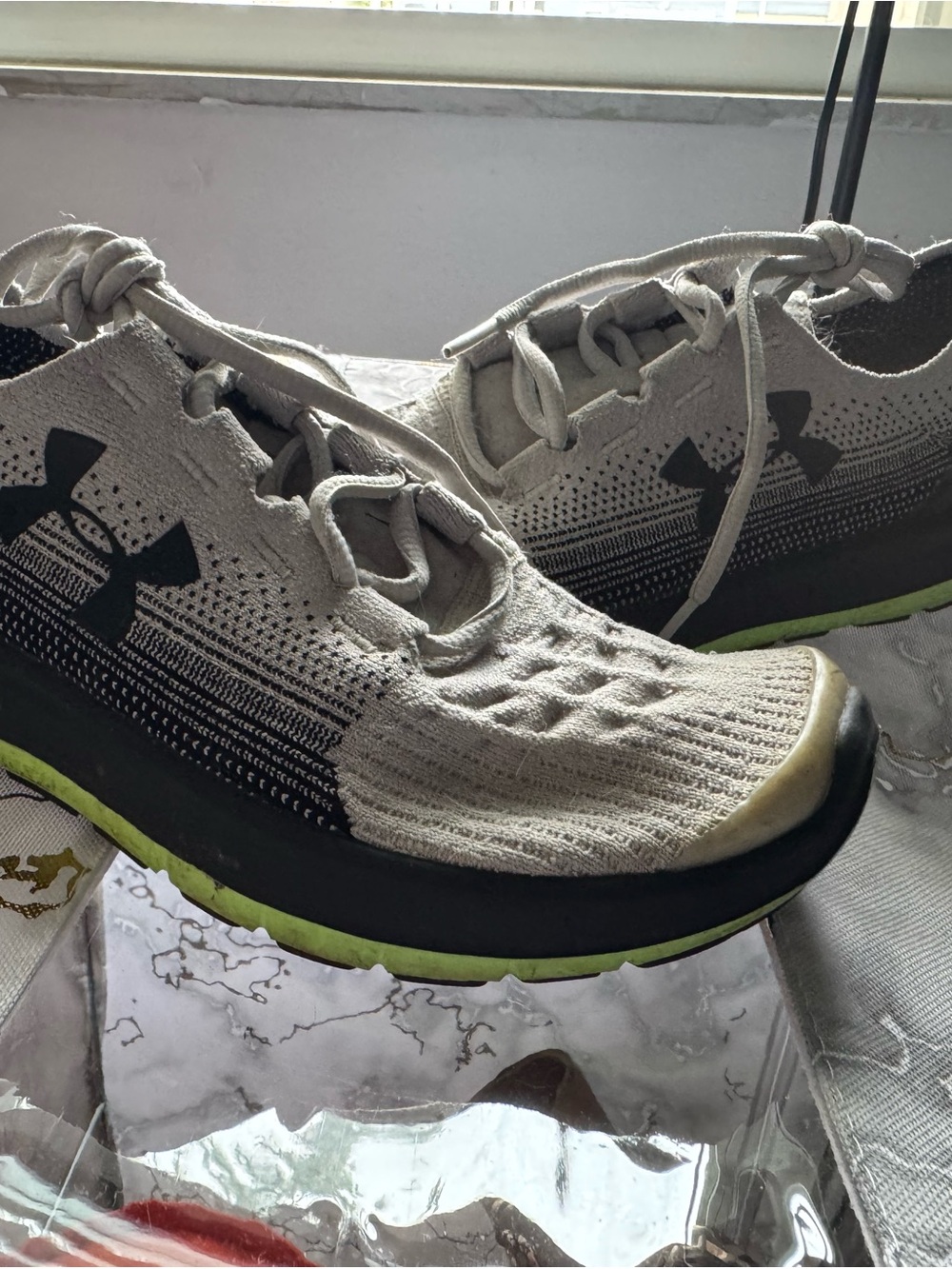 Under Armour Boys Youth 5.5 Running Shoes Gray Black Lime